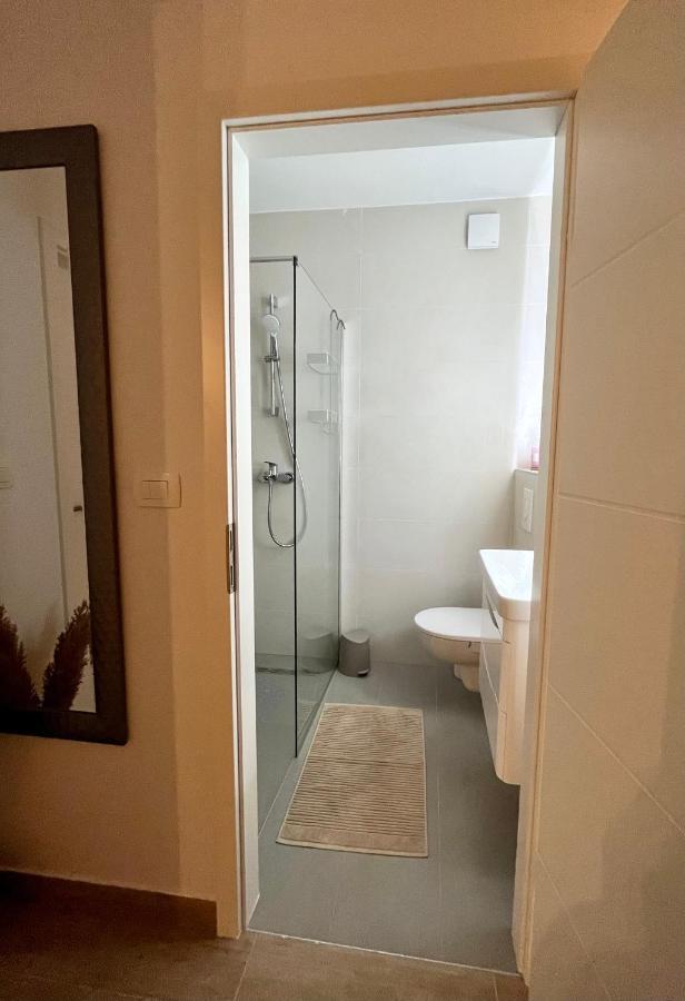 Villa Kuca Za Odmor Krk à Krk Town Extérieur photo