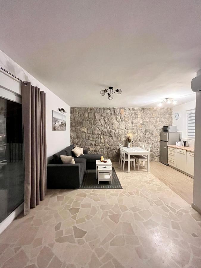 Villa Kuca Za Odmor Krk à Krk Town Extérieur photo