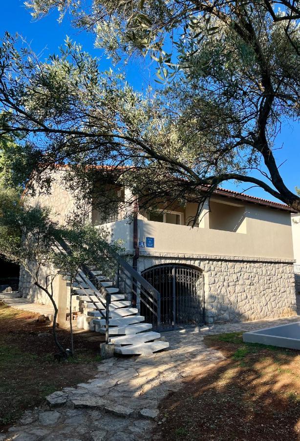 Villa Kuca Za Odmor Krk à Krk Town Extérieur photo